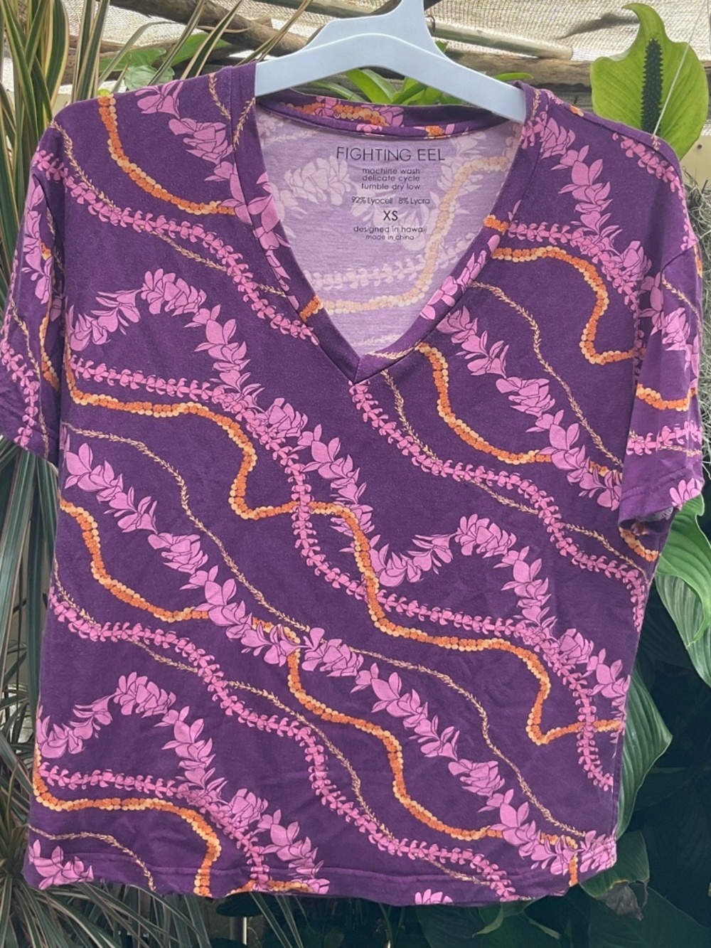 Fighting Eel Hawaiian Lei Top XS